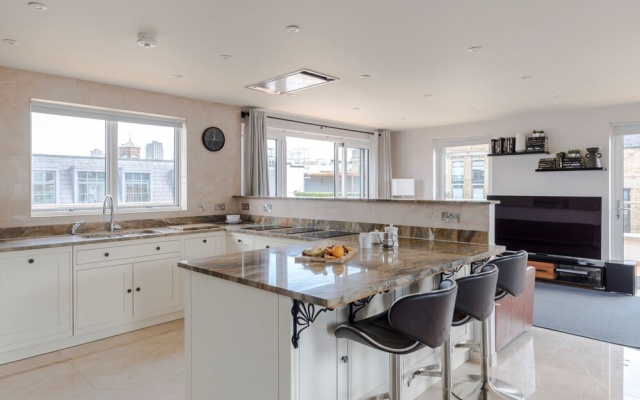 The Eyre Suite Penthouse - Farringdon - by Frankie