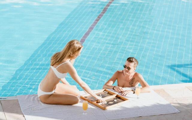 The Golden Coast Beach Hotel