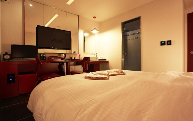 IMT 1 Hotel Wolgot