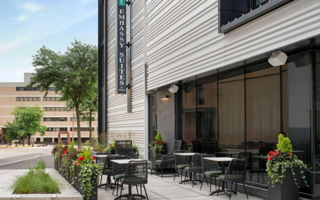 Embassy Suites By Hilton Madison Downtown
