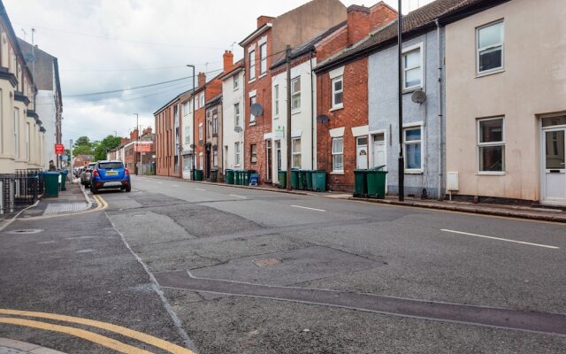 Spacious Apartment in Coventry Near Coventry University
