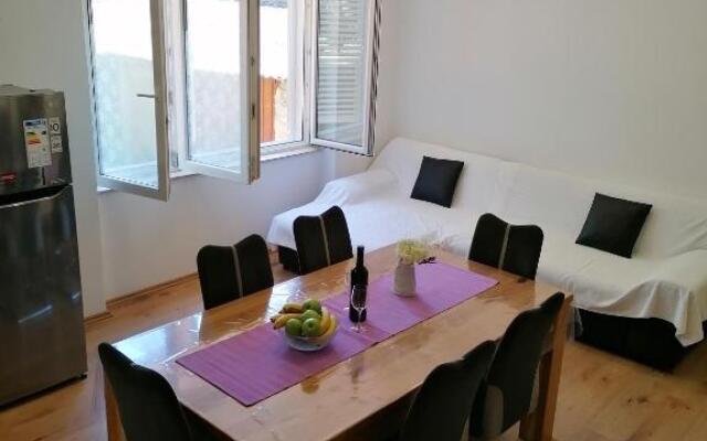 APARTMENT "B" 50 m from the beach