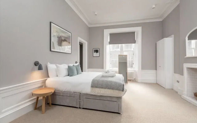 Torphichen Street 5 Star Luxury Apartment