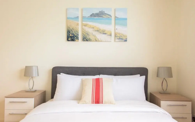 Platinum Apartment Mornington Crescent 9986