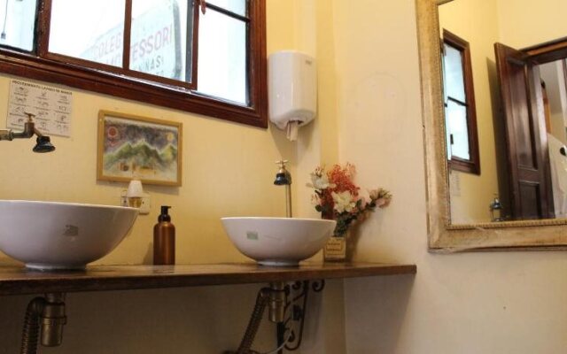 El Pit Hostel