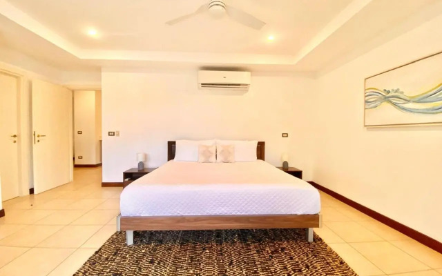 Upscale 2bdr with Jacuzzi - Beach - Fast wifi - Gym