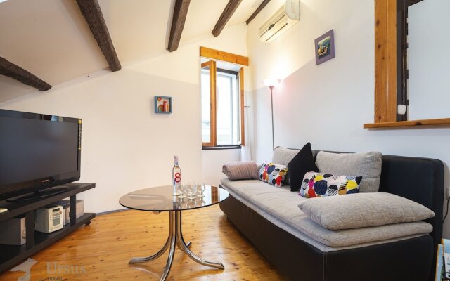 Apartment Lira