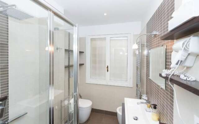 Longhi Holidays House