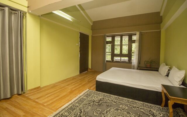Spot On 61318 Plato Homestay