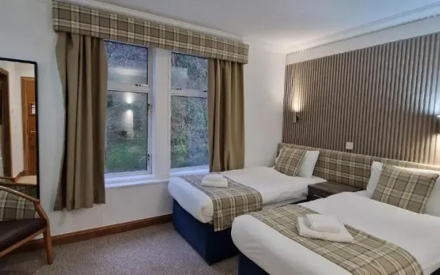 Loch Long Hotel
