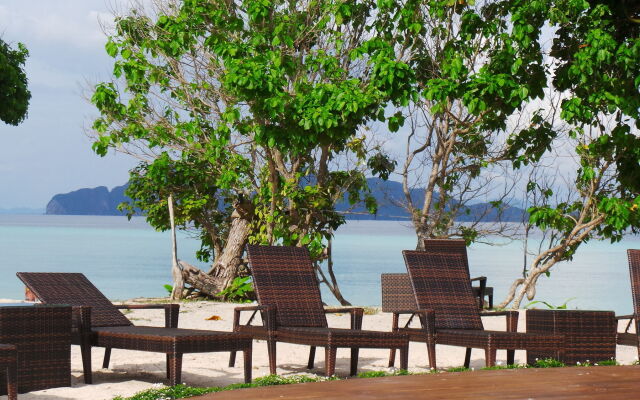 Reef Resort