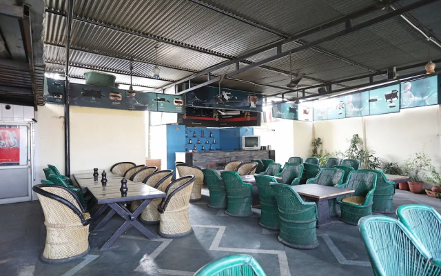 OYO Flagship 10282 Hotel Rishi