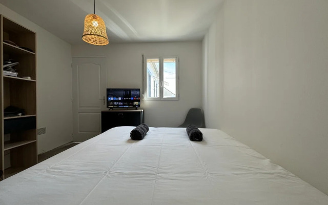 House in Le Mans With Private Courtyard