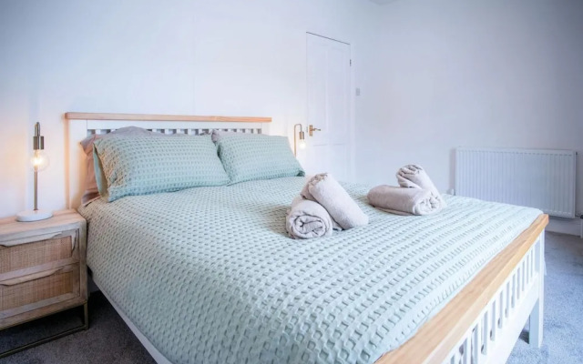 Castle Square - 2 Bedroom Holiday Home - Mumbles
