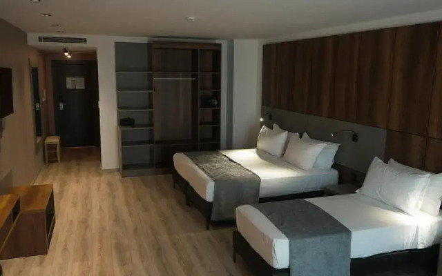 ONYX By Luna Hotel