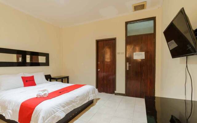 RedDoorz @ Dwipa Wisata Hotel