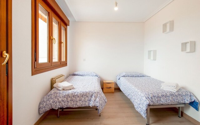 Hillview Holiday Home in Laguardia With Terrace