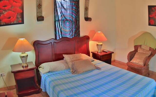 Charming 2 Bdrm Tuscany-style Villa