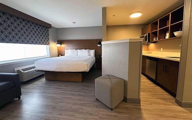 Hawthorn Extended Stay by Wyndham Bedford / Dallas