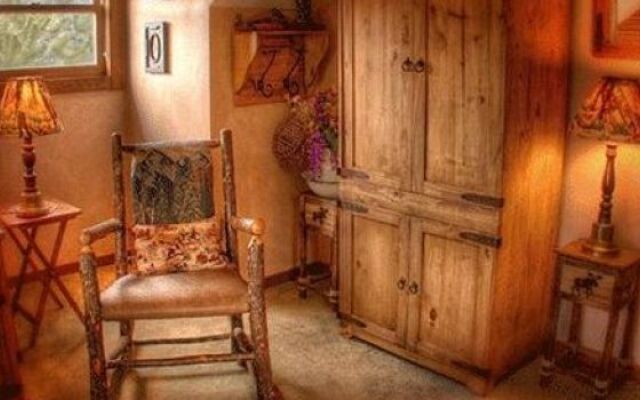 The Log House Lodge Bed & Breakfast