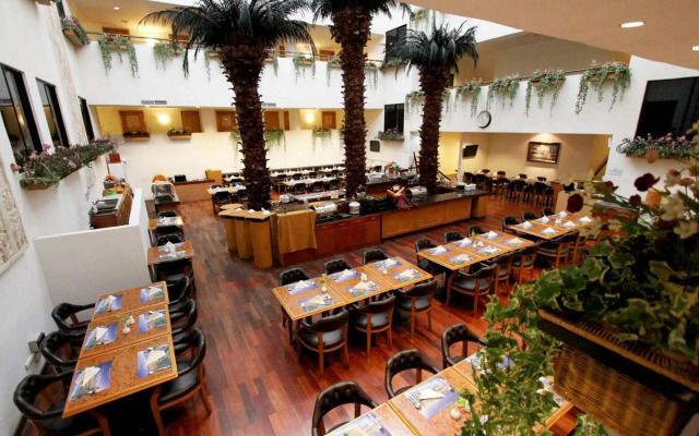 Harmoni Suites Hotel