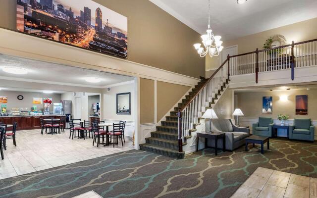 Quality Inn & Suites Des Moines - Merle Hay Road