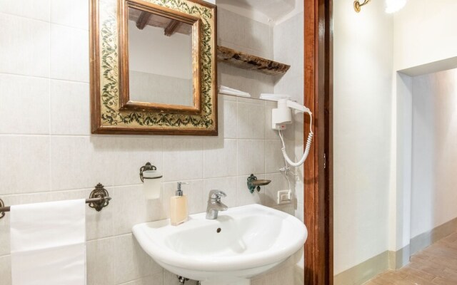 Alluring Apartment in Rapolano Terme with Swimming Pool