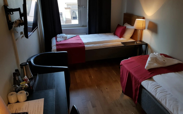 City Hotel