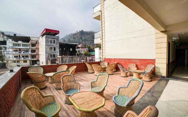 FabHotel Yogasthali Inn
