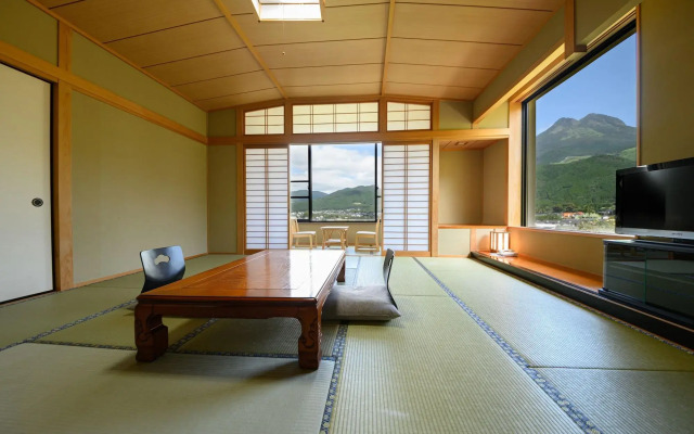Yufuin Onsen Ryokan Mebaeso