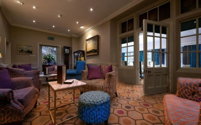 The Devonshire Arms Hotel