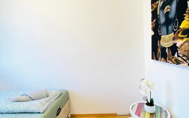 Rooms in Cozy 4BR Shared Apt Central