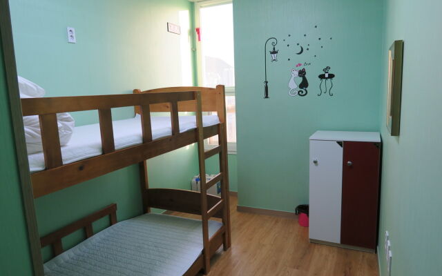 Hyu-Plus Guesthouse