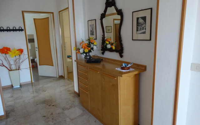 Il nido del merlo Parcheggio e giardino