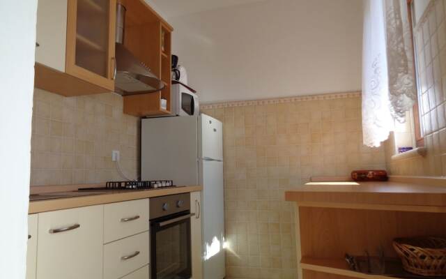 Gorgeous Tone Apartment