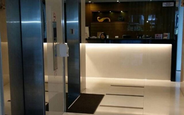 SLV Business Hotel