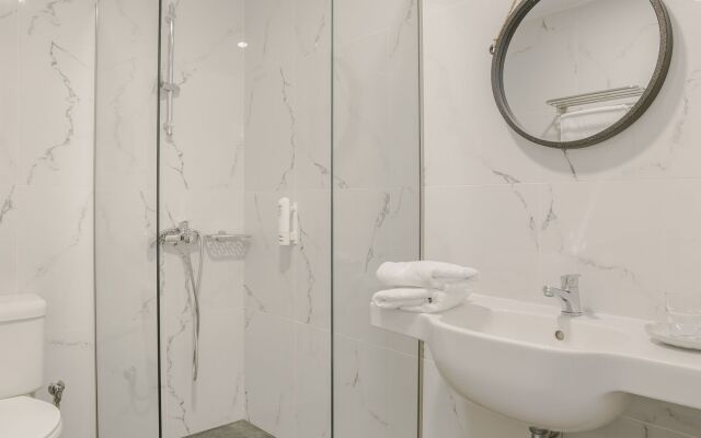 Astra Village Hotel Suites