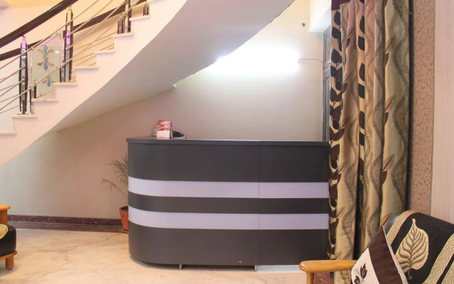 FabHotel Queen Palace by OYO Rooms