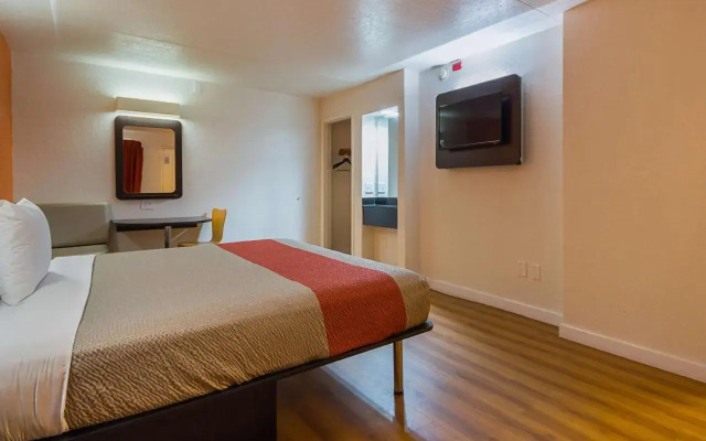 Motel 6 Dallas - Garland - Northwest Hwy