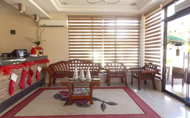 Sea Breeze Hotel