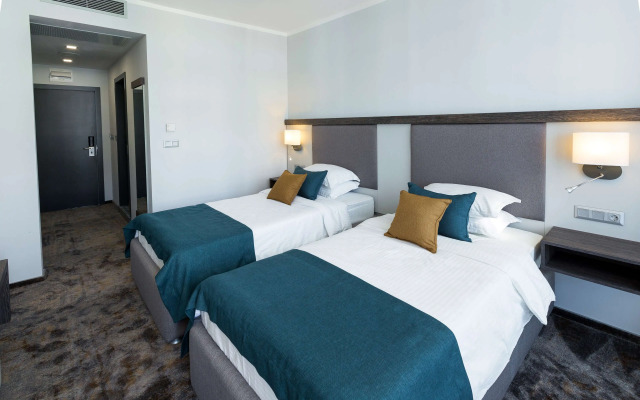 Best Western Plus Premium Inn