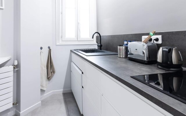 Nice Cozy Apartment on the Slopes of Montmartre