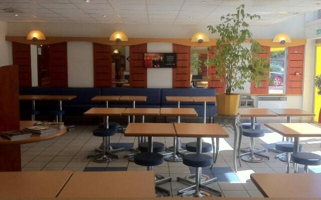 Zola 45 Bezons Hotel