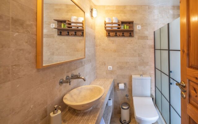 Banana Alaçatı Food & Stay - Adults Only