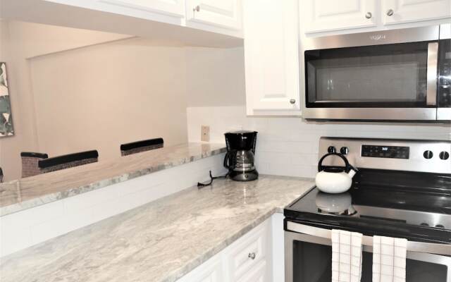 Jamaica Royale - T24 - 2 Br Condo