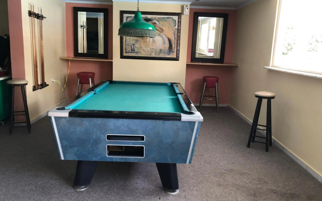 Paradise Apartments