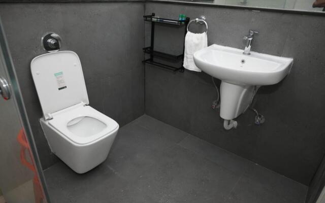 Fabhotel Ssr Fern Suites