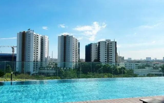 The Emerald Golf View Apartment