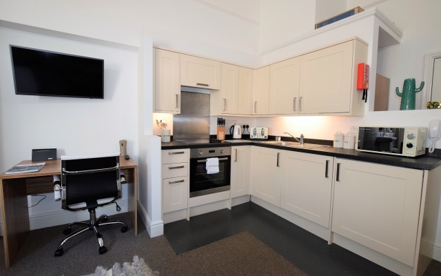 Your Apartment Berkeley Sq Pads #7