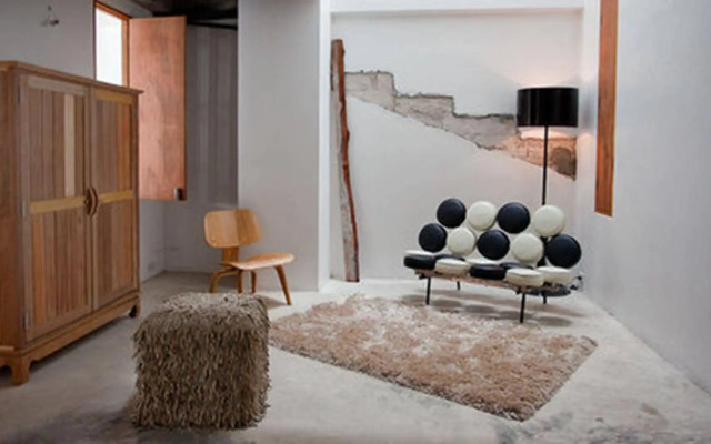 ELLA Bar, Bistro & Bed